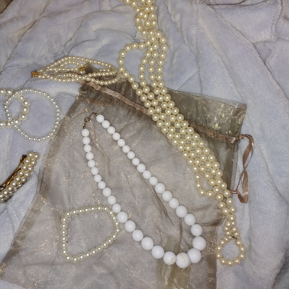 Variety pack of pearl necklace bracelet and earrin